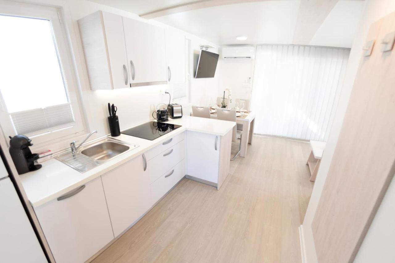 Adria Portoroz Luxury Houseboat Villa Bagian luar foto