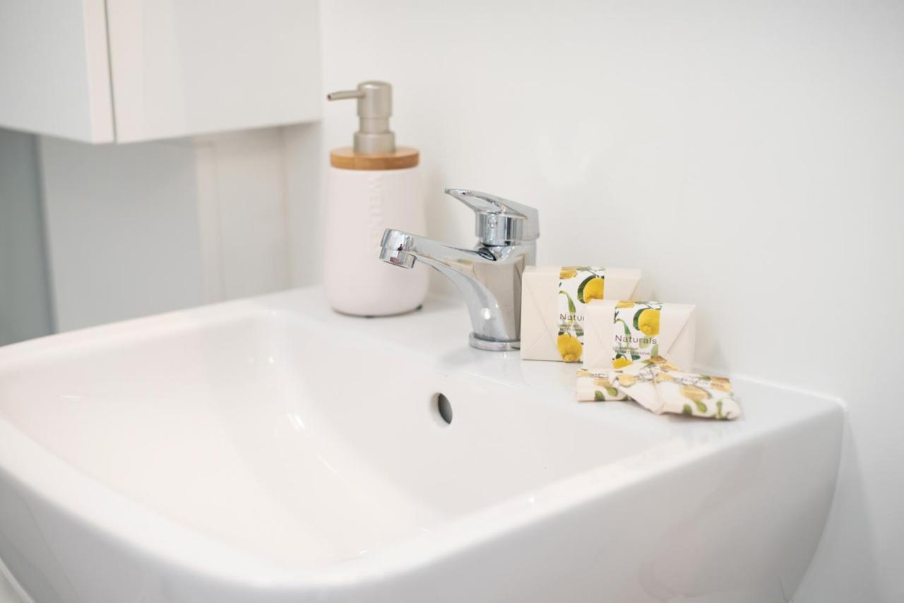 Adria Portoroz Luxury Houseboat Villa Bagian luar foto