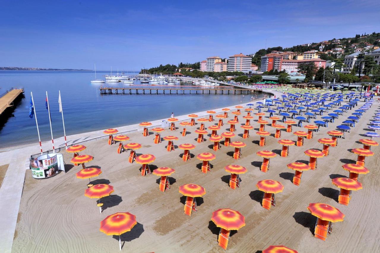 Adria Portoroz Luxury Houseboat Villa Bagian luar foto