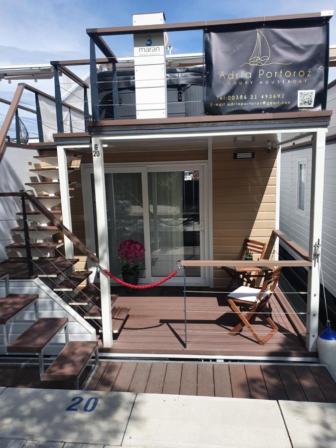 Adria Portoroz Luxury Houseboat Villa Bagian luar foto